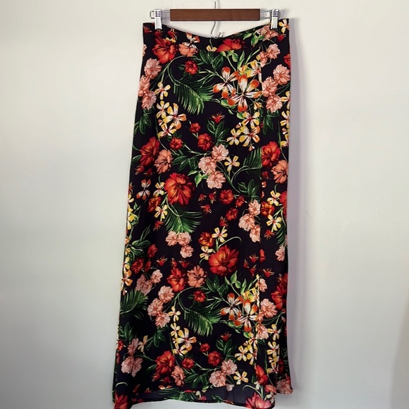 Lush Hawaiian floral side slit skirt - Picture 8 of 8